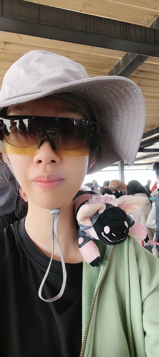 Ruby_protogen's tweet image. #OCvsME
I know the contrast is great.Because I&apos;m actually thin.
#protogen 
#rubyprotogenstudio