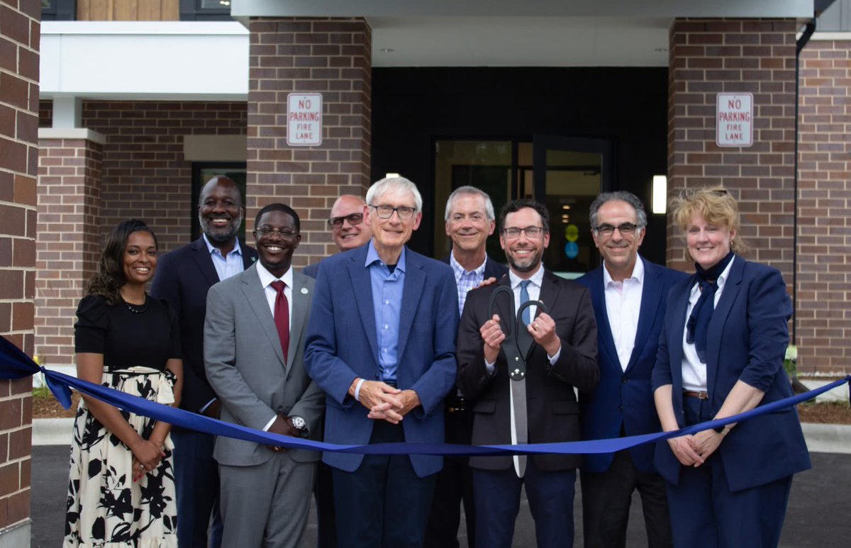 DavidCrowleyWI's tweet image. Wisconsinites need more quality, affordable housing options, and I’m proud Milwaukee County is working to deliver just that.
Here’s our latest example: My administration worked with @GovEvers, @WiscHousing, Jewish Family Services, Inc. and community partners to build Woodale…