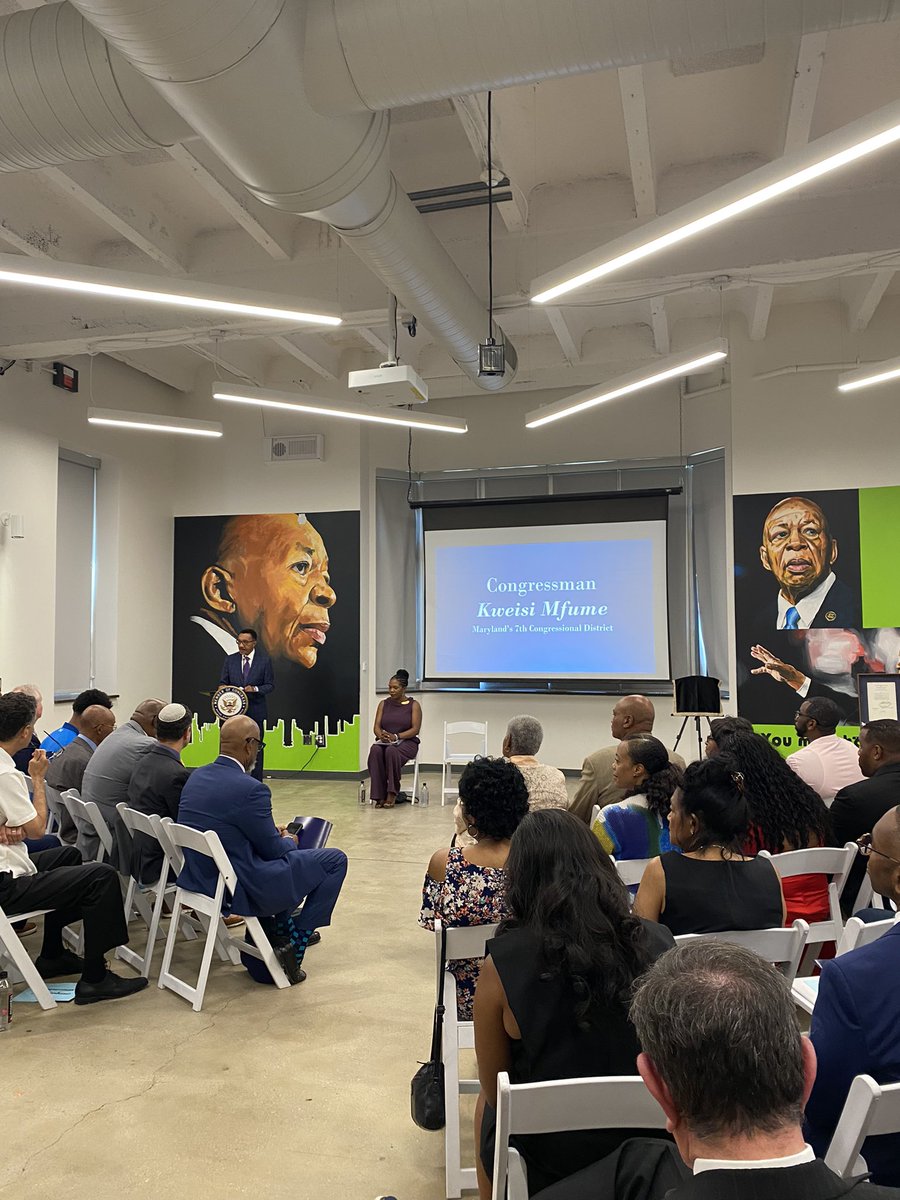 breanarossWBAL's tweet image. Elected leaders, former staffers, and members of the Cummings family are coming together to rename the Carroll Post Office on S Loudon Ave. in honor of Congressman Elijah Cummings. The ceremony is at Green Street Academy, the building where he once attended school. @wbaltv11