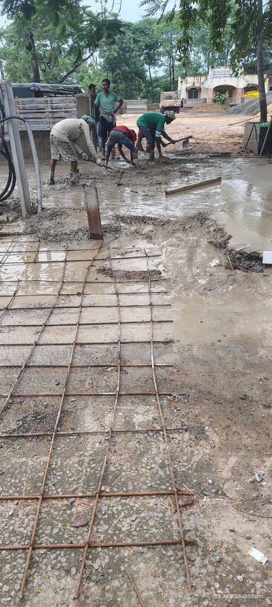 PatiBisal's tweet photo. Why there is so irresponsible work done by contractor at Belpahar Railway Station of Jharsuguda,Is the construction going on a proper way?

@RailwaySeva @RailMinIndia @DRMBilaspur https://t.co/aMAXqeKwNd