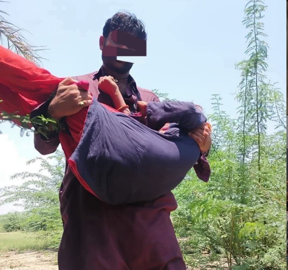 syedamaheenkam's tweet image. Another horrifying rape case. A woman selling bangles was raped. Her brother carried her unconscious body to the hospital shattered. How long will this keep happening? Where is the justice? Where is the safety for women? @ImaanZHazir @iqrarulhassan @HamidMirPAK