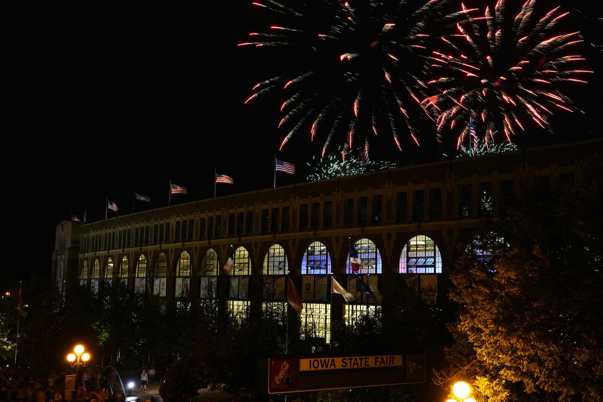 MORE1049's tweet photo. Be listening all next week for your chance to win tickets to the Iowa State Fair August 7th-17th in Des Moines!!  Click to enter the online sweepstakes...
https://t.co/Z9ii096YLC https://t.co/S8ieVqh5fS