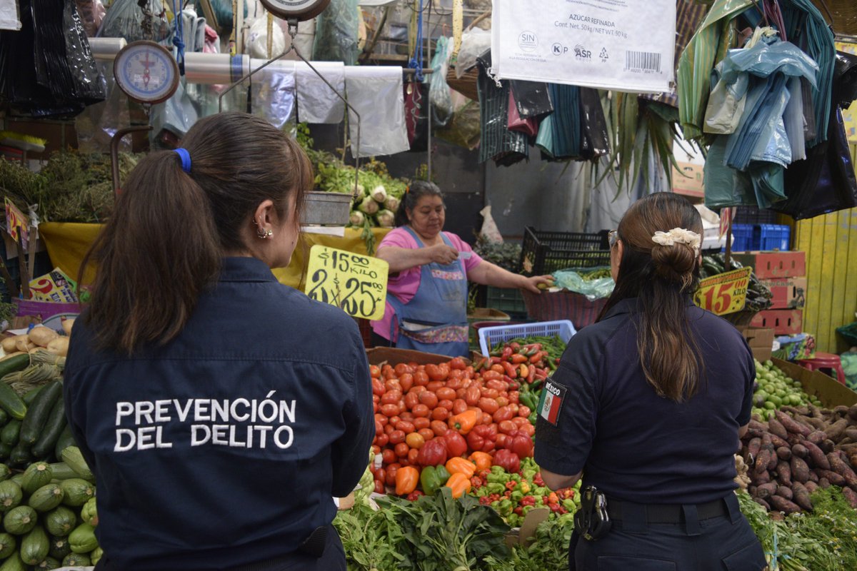📲 ¡Ya son más de 130 locatarios unidos por la seguridad!

Personal de <a href="/prevencholula/">Prevención Cholula</a> 👮🏻‍♀️ continúa recorriendo el mercado Cosme del Razo para invitar a más locatarios a unirse al grupo de WhatsApp de seguridad.

📰 facebook.com/share/p/1DyNvn…