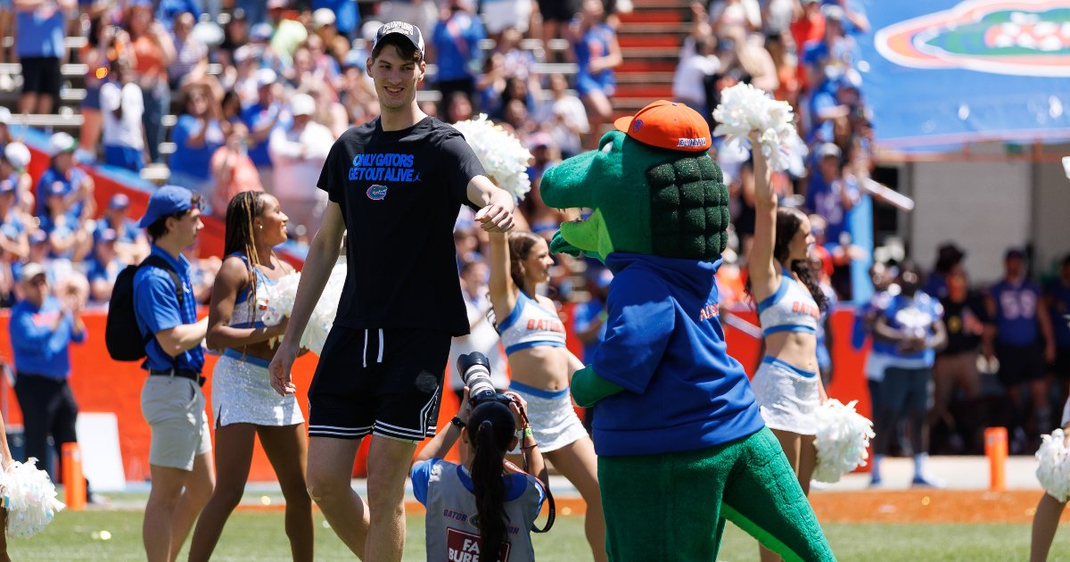 ZachAbolverdi's tweet image. 7-foot-9 center Olivier Rioux recently tried his hand at football.
More importantly, he had “an incredibly good summer” on the court.
DETAILS: on3.com/teams/florida-…