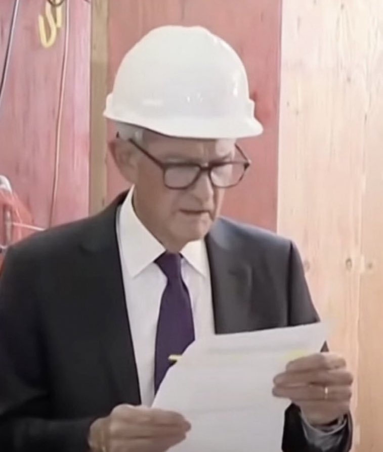 SolidusWealth's tweet image. We all know what Jerome Powell is reading