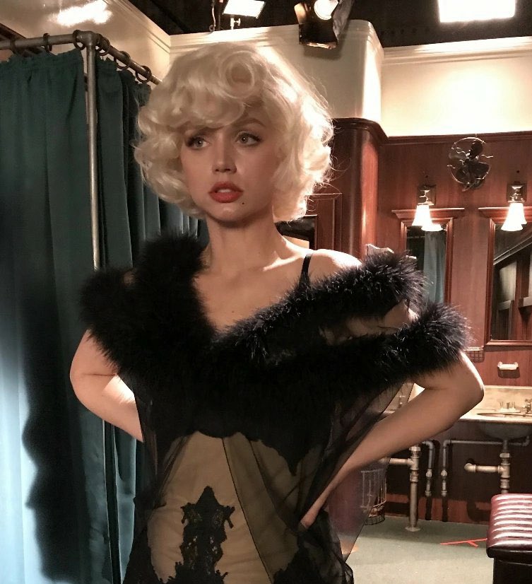 tsvelyns's tweet image. “evelyn quem foi o seu maior amor?”

“celia st james. eu acho que passei a minha vida toda apaixonada por ela.”