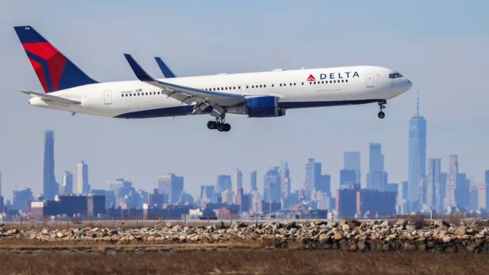 Delta Air Lines wants to eliminate set flight prices using an AI algorithm that analyzes personal data to determine exactly how much you will pay for the same seat others might get cheaper…