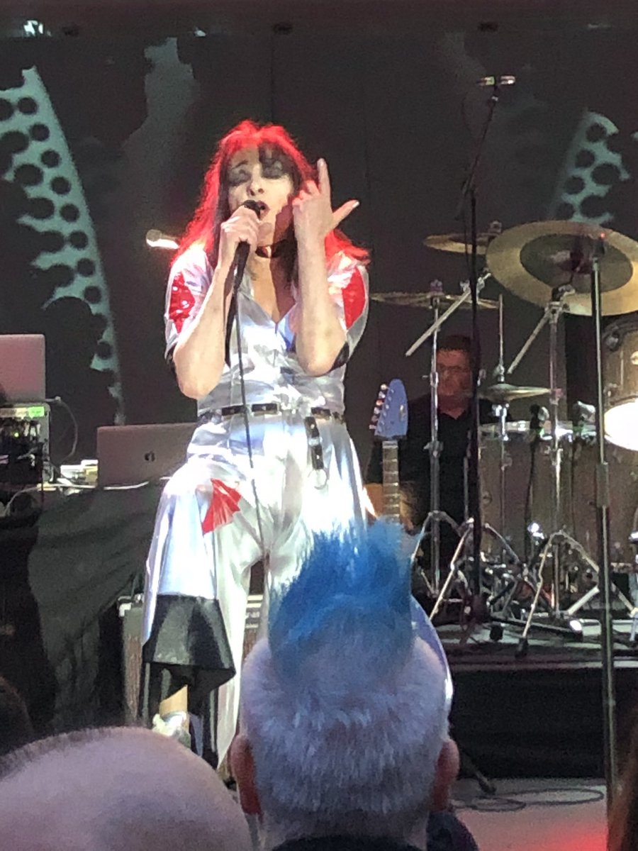 WillietheFly's tweet image. My gig history: 2 years ago today, 25/7/23
Siouxsie at Kelvingrove Bandstand.
In the pissing rain…
@caroline_binnie @FrazerCovan4 @Albums200 @ScotsPostPunk @NewWaveAndPunk @Notoldjustexpe1 @ladystardust31 @FatOldAnarchist