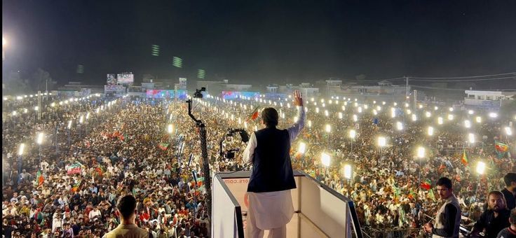 عمران خان کی رہائی کیلئے #قدم_بڑھاؤ_تحریک_چلاؤ