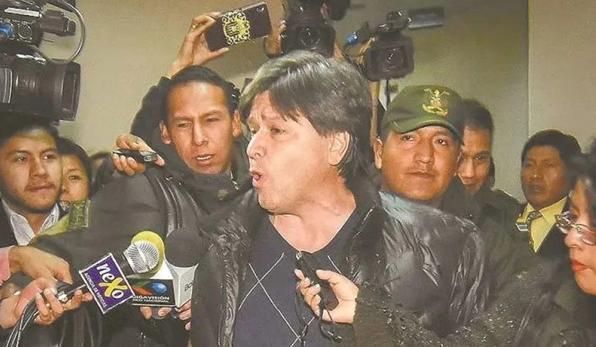 eldiabolivia's tweet photo. De La Fuente, quien activó el “caso consorcio”, se declara en la clandestinidad y denuncia allanamiento ilegal
https://t.co/Eyt9eyPyF7
#ElDíaBolivia #OscarDeLaFuente #CasoConsorcio #Clandestinidad https://t.co/Klc0h4RHht