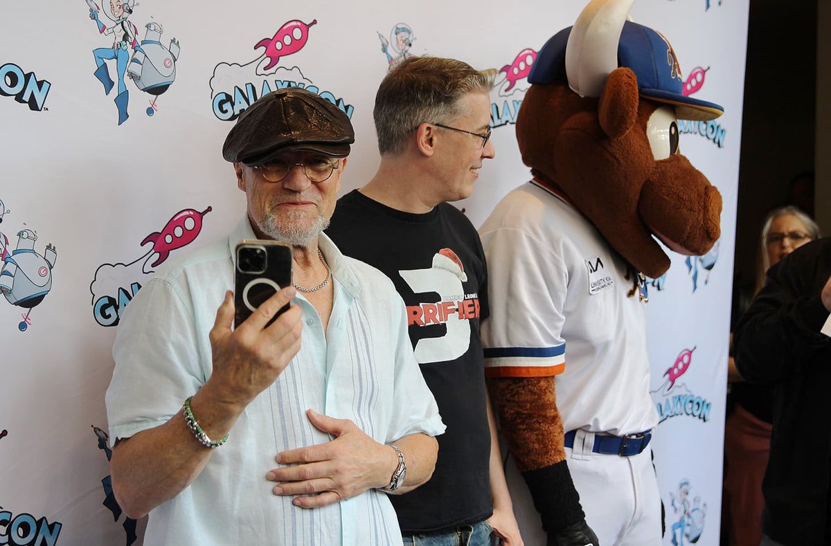 midtownmagazine's tweet photo. 🚀 GalaxyCon has officially landed in downtown Raleigh—and the ribbon-cutting had more star power than a Marvel post-credit scene.

Cosplay, celebs &amp; controlled chaos through Sunday at the Convention Center.

📸: Dathan Kazsuk | @trianglearoundtown #GalaxyConRaleigh #RaleighEvent https://t.co/BB8WsTcr2D