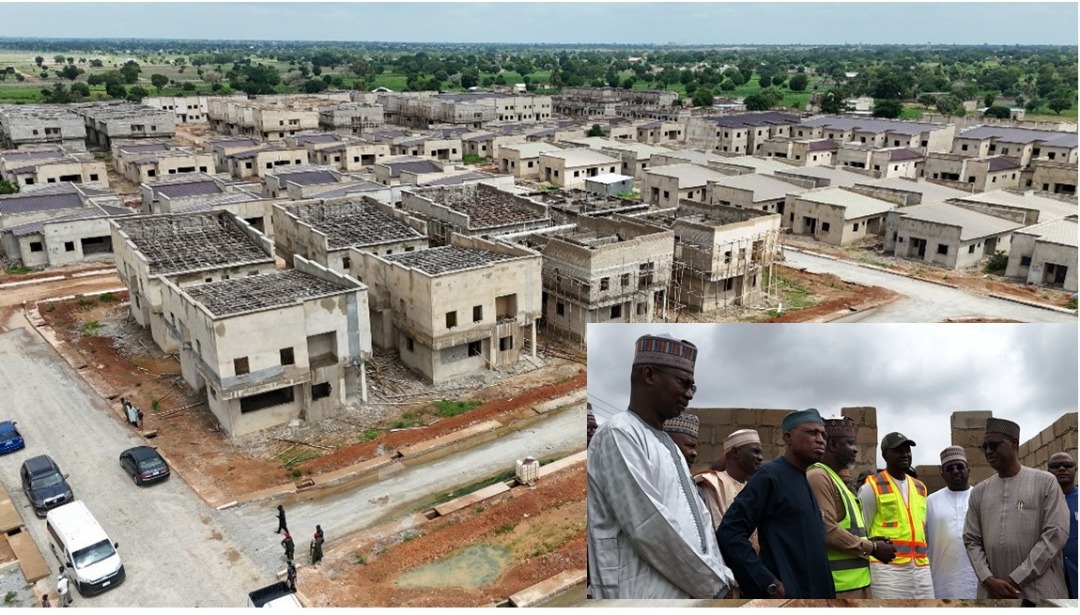 Housing Minister Assures Contractors of Payments, Urges them Not to Despair 

Minister of Housing and Urban Development, Arc. Ahmed Dangiwa has assured the contractors of the ongoing Renewed Hope Estates nationwide of their payments as soon as practicable.
fmhud.gov.ng/read/3584