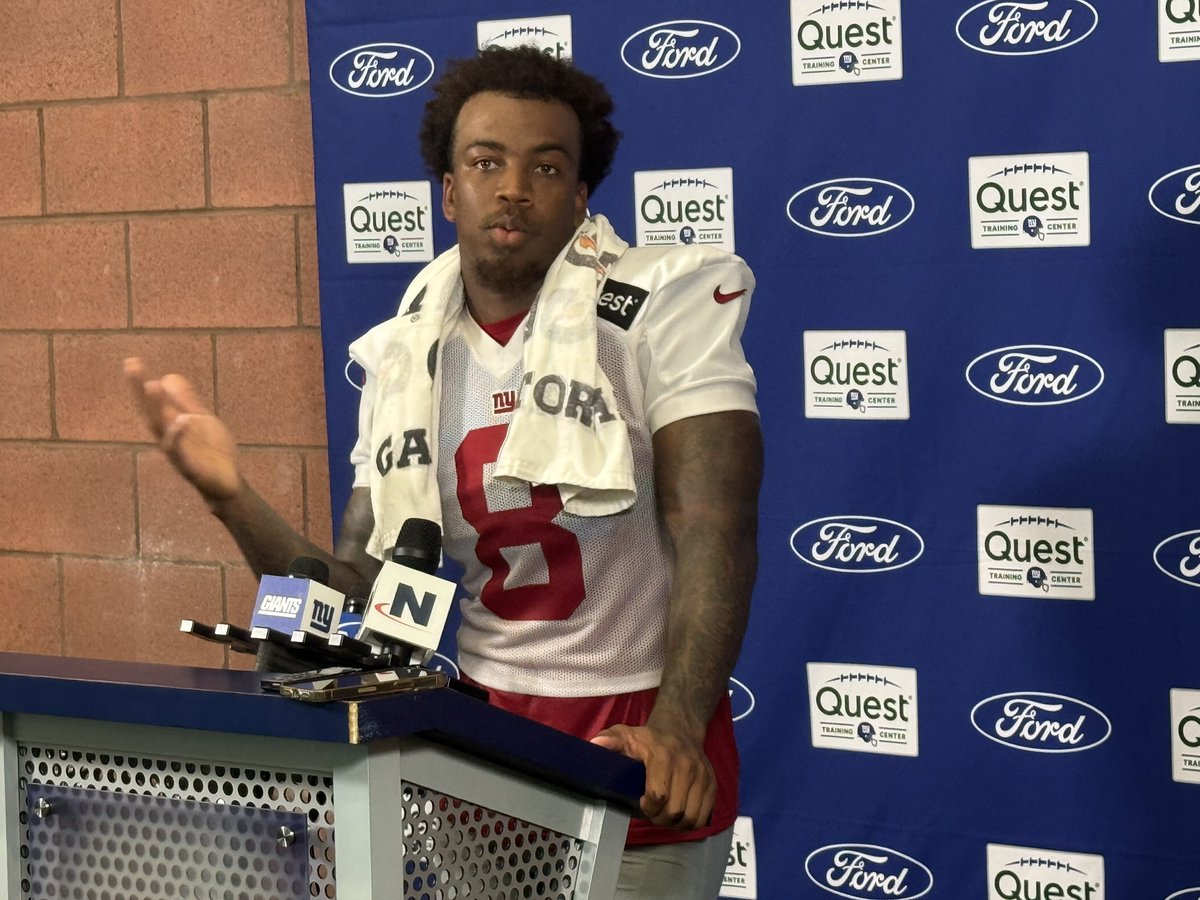 MadelynBurke's tweet image. #Giants Safety Jevon Holland on the importance of over-communicating on defense, everyone being on the same page, “If we’re all wrong, we’re all right.”