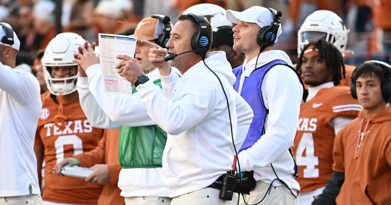 InsideTexas's tweet image. NOW — Scheme Q&A on what Texas will look like on the field this season
Join @Ian_A_Boyd and the IT staff for a question and answer segment on scheme, formations, etc.
COME SEE US: on3.com/teams/texas-lo… (FREE)