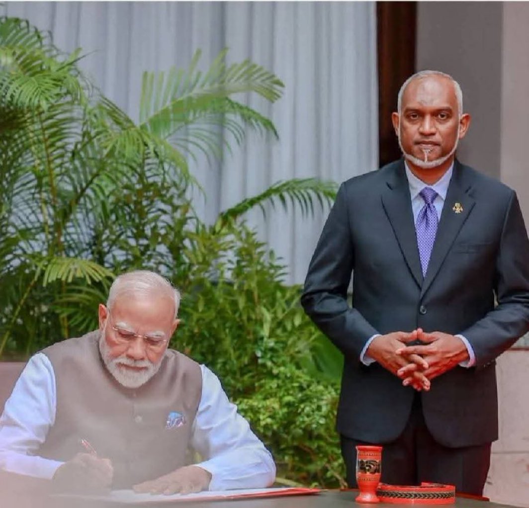 It seems Like Mizzu ( Naukar ) hai Modi Jii ( Maalik ) #Maldives
