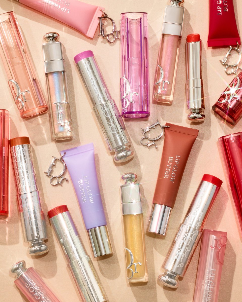 Eleva tu Dior look con Dior Backstage Rosy Glow Sticks y Dior Addict Lip Glow Butter.✨

Con fórmulas cremosas e hidratantes para añadir un toque de glow y color sofisticado. 💋🌸

🛒 Disponibles en sephora.com.mx, la app 📲 y tiendas físicas 🛍️
