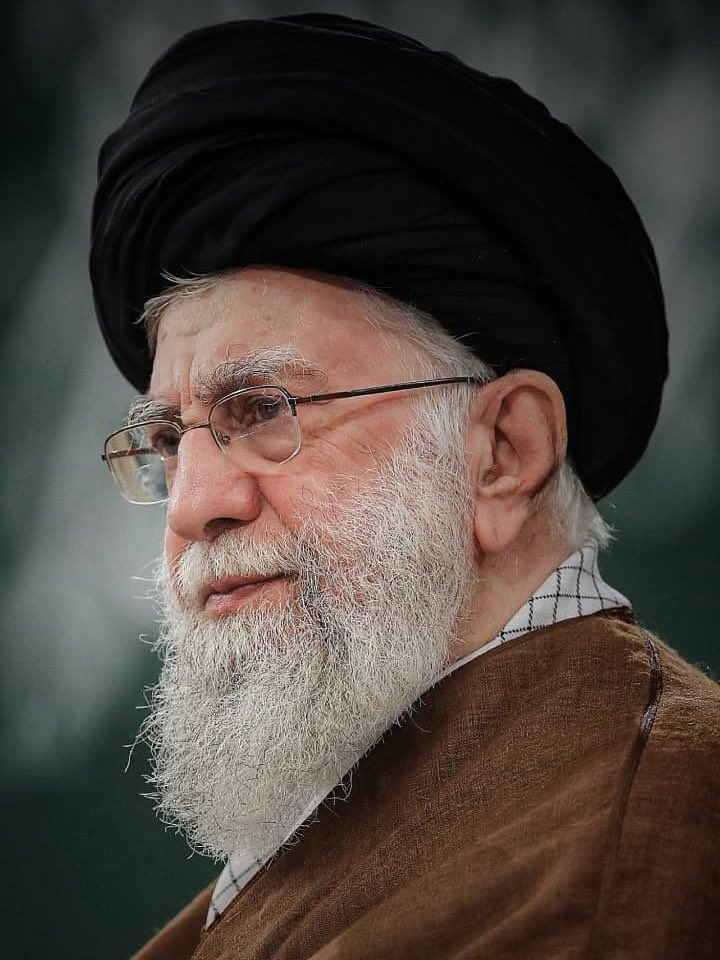 Danialmemar2's tweet image. عمق پیام راهبردی رهبر انقلاب یک جمله است:
ایران هرگز متوقف نمیشود
#تکلیف_هفتگانه