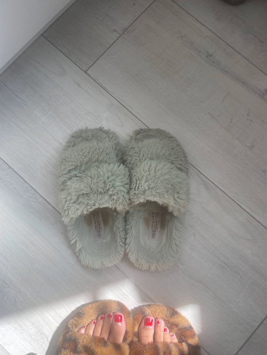 You don’t deserve them but your wallet might convince me😘

throne.com/B19Bop