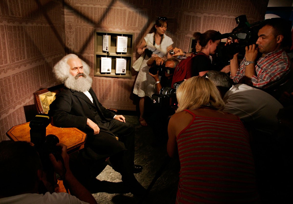 niklasgv's tweet image. &quot;Karl Marx es el inventor del Síntoma&quot; (Lacan, 1980).