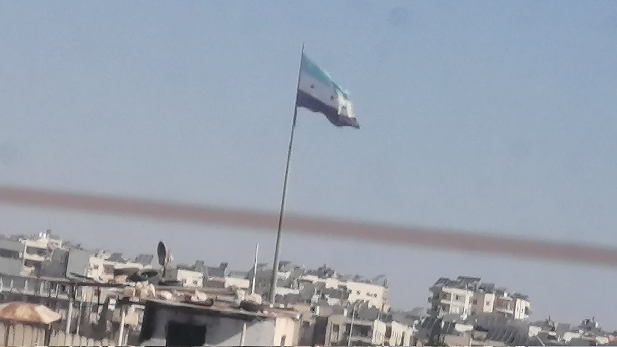 __freedomm's tweet image. كل مابشوف علمنا يرفرف بترجعلي فرحة التحرير من اول وجديد منظر مابينشبع منو