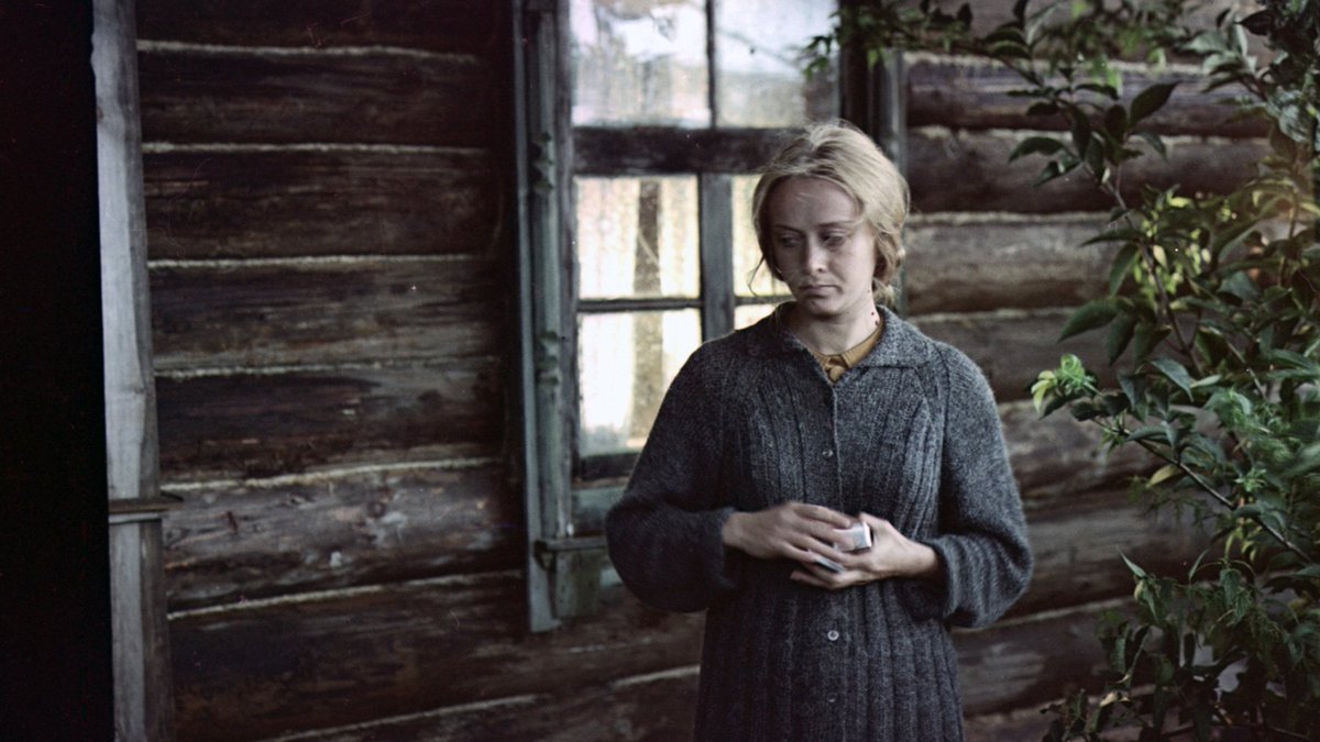 RadiantFilm's tweet image. Andrei Tarkovsky on Mirror (1975):
"You are asking: what kind of mirror is it? Well, first of all — this film was based on my own screenplay containing no invented episodes. All the episodes were really part of our family history. All of them, without exception. The only made up…