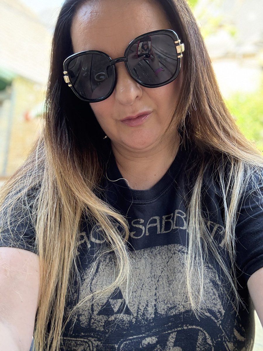 There was only one T-shirt  I was wearing tonight having a few beers with my bestie, RIP Ozzy you will never be forgotten 🤘🏻🤘🏻🤘🏻🖤🖤🖤
