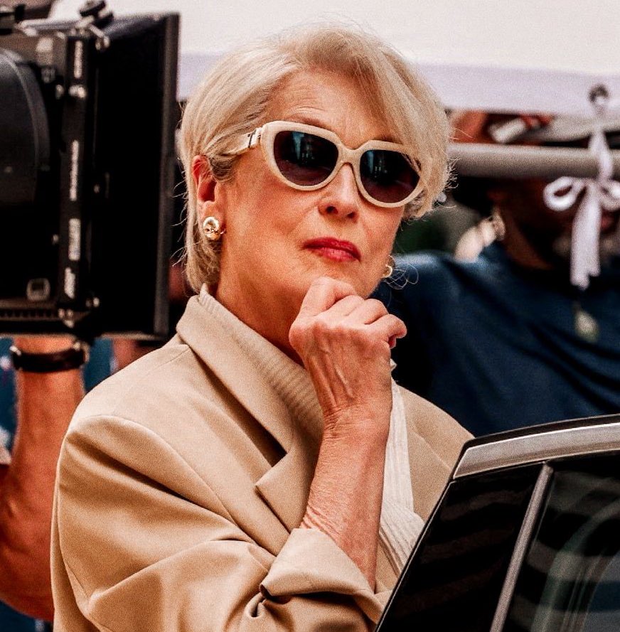 gggirlboss111's tweet image. 20 years apart and she’s still hot as FUCK