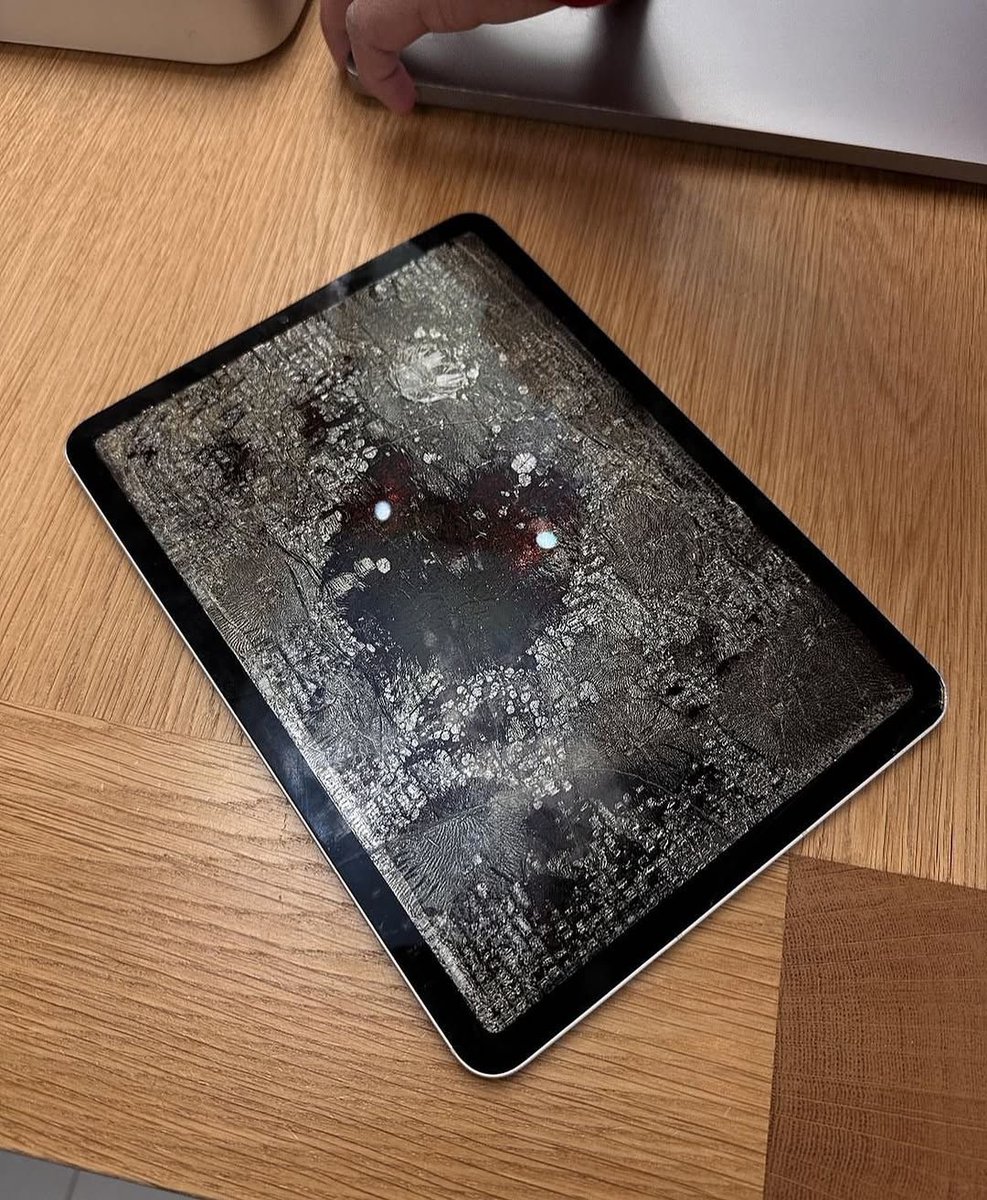 This Reddit user’s mom accidentally baked her iPad in the oven, and this is what it looked like.