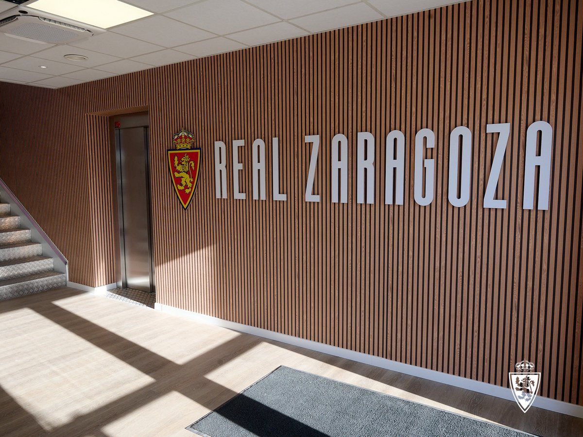 🆕 El <a href="/RealZaragoza/">Real Zaragoza</a> ya ha estrenado el Ibercaja Estadio, su nueva casa para las dos próximas temporadas

🏟️ Un estadio modular con capacidad para 20.000 personas

🗣️ "Es un ejemplo de innovación y valentía, no existe un campo como este en España", dice la alcaldesa Natalia Chueca