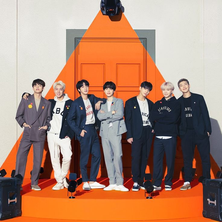 btschartsdailyc's tweet image. 📊| @BTS_twt’s “Permission To Dance On Stage - Live” becomes the FIRST and ONLY Live Album by a Group and Asian Act to enter the Spotify Weekly Top Albums Global Charts!
CONGRATULATIONS BTS