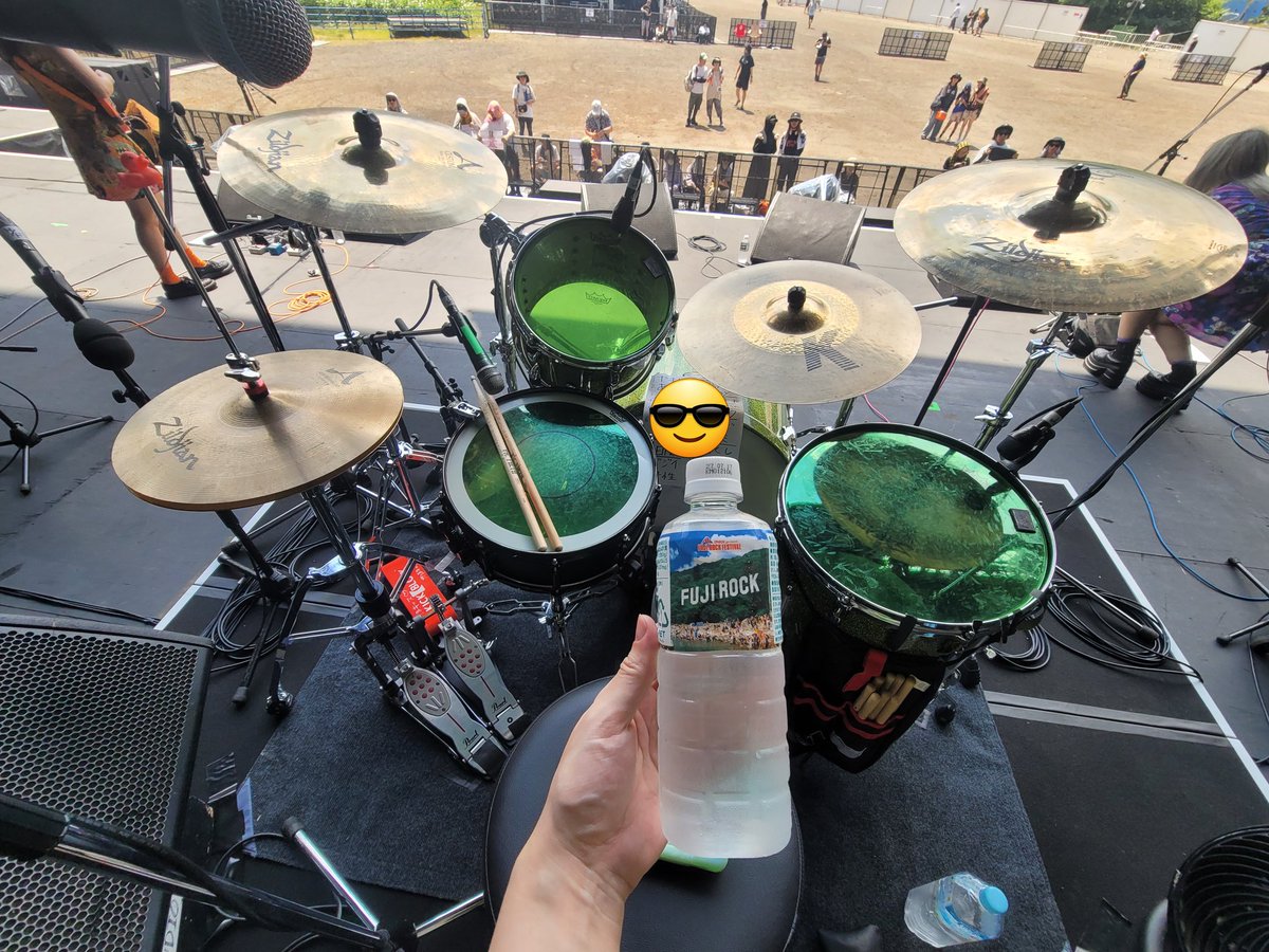 kahokisss's tweet image. 本日おかげさまで予定してたフジロックまで無事にたどり着きました。みなさまの多大なる見守りに感謝いたします💋現地で配信でライブ見てくださってありがとうございました💋
フジロックはまだまだ続きますのでみなさま引き続き楽しんでいきましょう!沢を下るな✊🏻尾根に出ろ✊🏻
#FUJIROCK2025