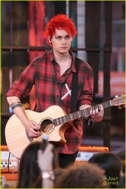 CALMDAlLY's tweet image. rip red x flannel 2014 will miss you 💔