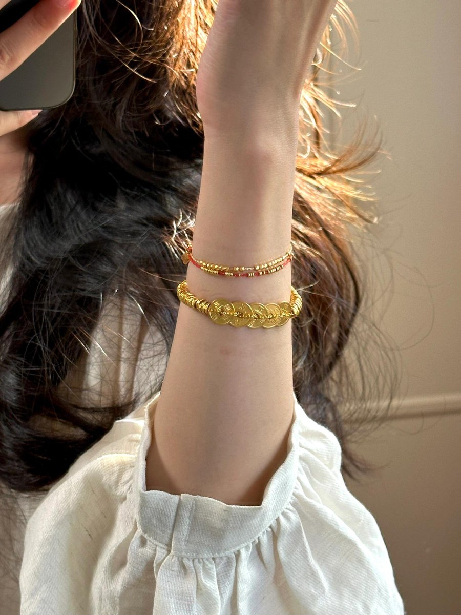 mj694447's tweet photo. There’s something about gold that whispers grace. This bracelet? It's not just jewelry, it's a vibe wrapped around my wrist.💛✨ https://t.co/UoPkB7YpRk