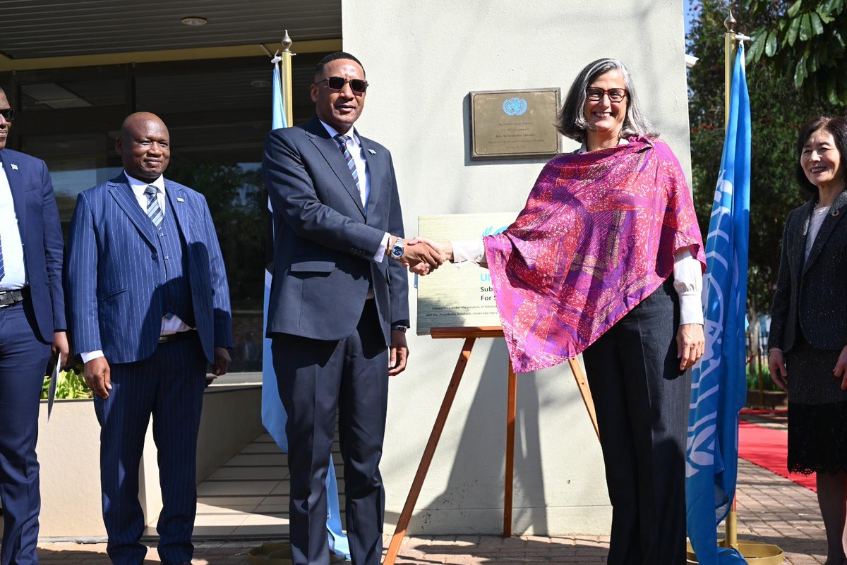 UNHABITAT's tweet image. A major milestone for sustainable urbanization in Southern Africa!
UN-Habitat has launched its Sub-Regional Hub in Gaborone in partnership with the government of Botswana. The hub aims drive housing, smart cities & SDG 11 progress across the region.