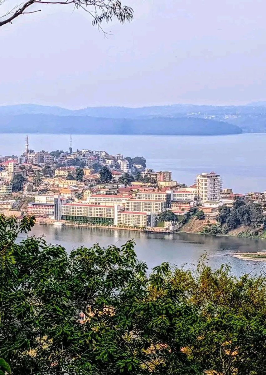 JumbaDrc's tweet image. #RDC #Congo 🇨🇩 | #BUKAVU
📍 Labotte dans la commune d’Ibanda
🏨 Hôtel NEW RIVIERA de l’honorable sénateur BAHATI LUKWEBO