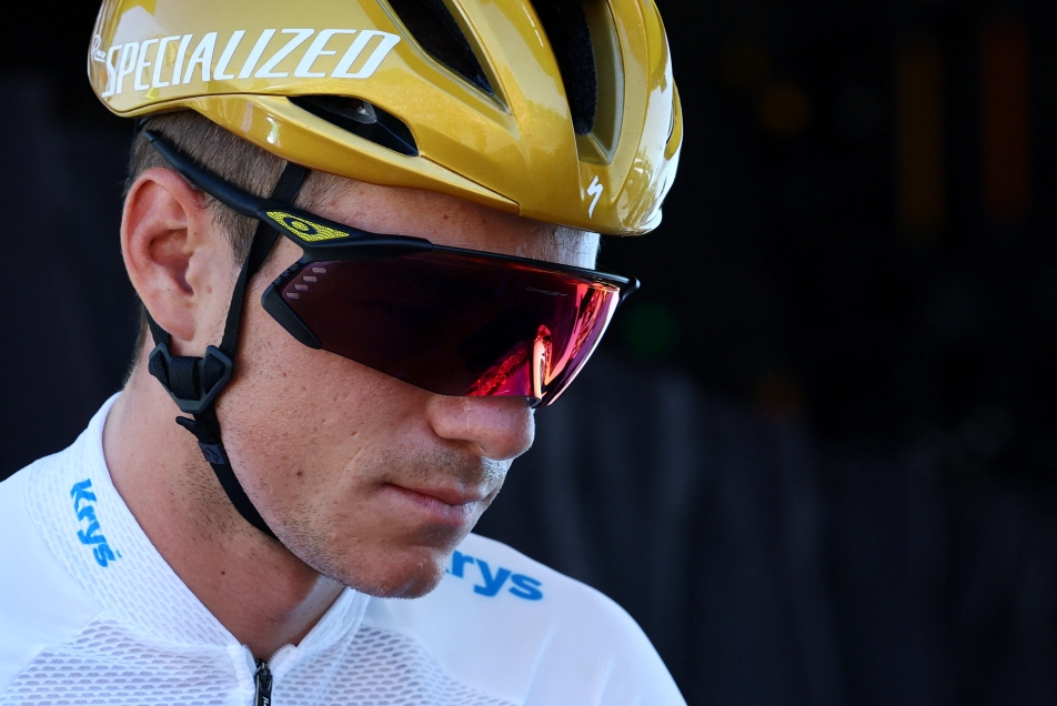 sportCT's tweet image. Remco Evenepoel uvedl důvody, které ho vedly k odstoupení z TDF. 🗣 Belgičan do závodu nastupoval se zlomeným žebrem 🩻 a navíc i velkou únavou způsobenou hektickou přípravou po prosincové nehodě v tréninku. 🩼 Závod vzdal ze třetího místa celkově během stoupání na Tourmalet. 🚴♂️…