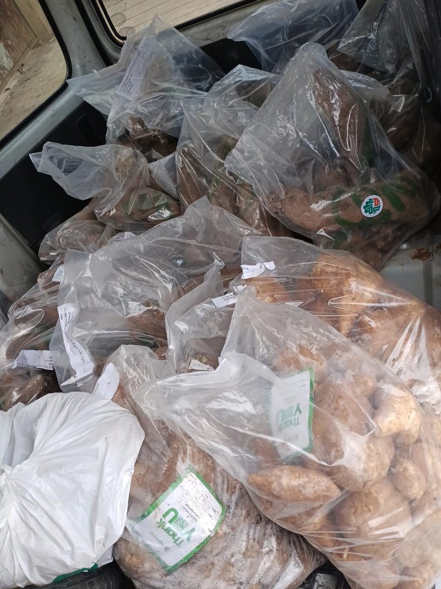 agrogrid's tweet photo. Yesterday, we delivered farm-fresh yams to our Split Buy community.
This is what smart buying looks like: bulk pricing, group power, doorstep delivery ๐โโ๏ธ๐
Click the link below to join the next split buy batch ๐๐ผ
https://t.co/dxxYrIgODJ
#Agrogrid #SplitBuy #FarmFresh #BuySmart #AgTech #BulkBuyingMadeEasy