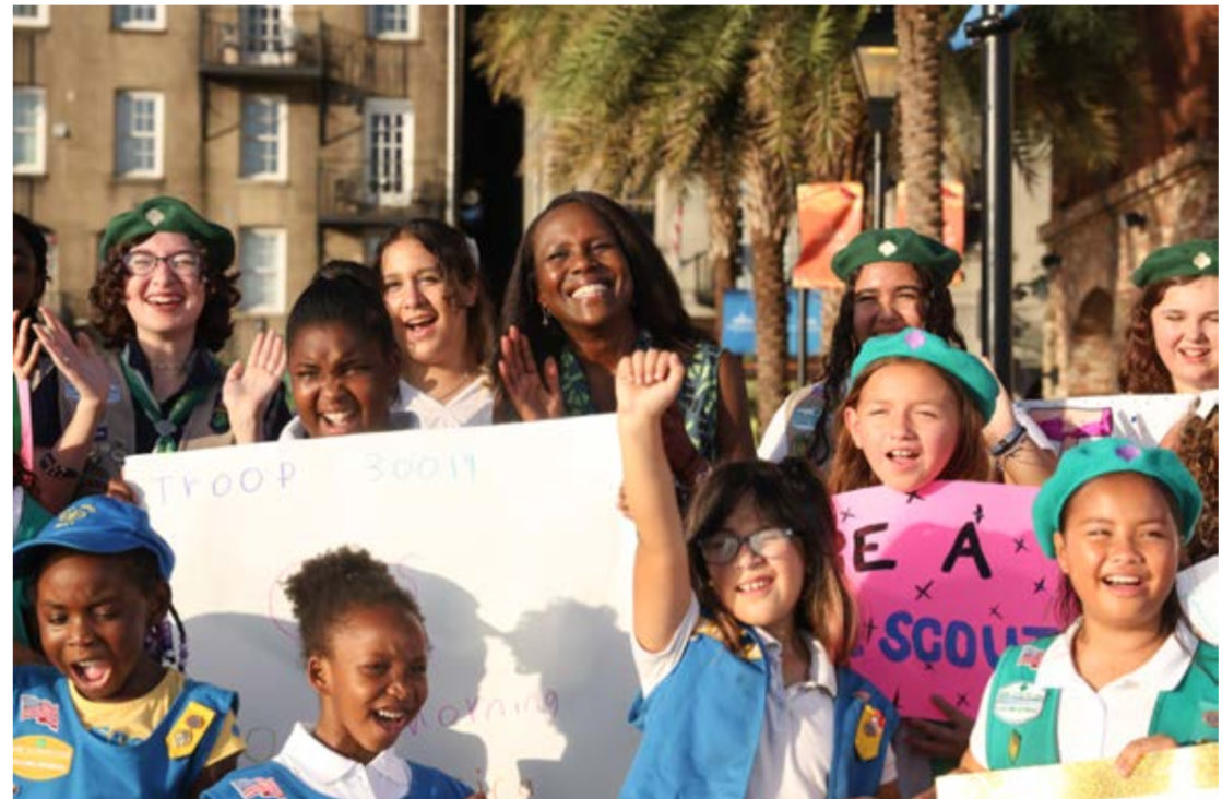 DebRobertsABC's tweet image. Remembered the Girl Scout pledge and the got a great dose of sisterhood with these troop members.