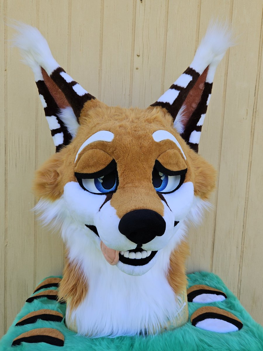 HollydaysInc's tweet image. This boy @FoxWithRamen has a wide range of eyelids to capture all of his personality! Since he was sooo patient with me after the massive @FurryWeekend rush, I threw in some fun looks for him to play with 👁👁
#FursuitFriday #fursuit #fox