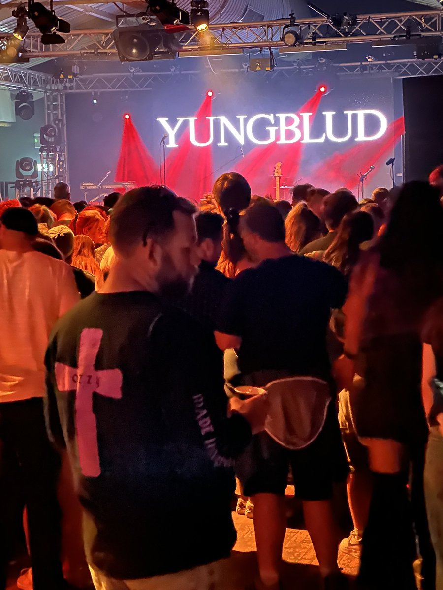 mich12025's tweet photo. @1989healy Tom Odell next but saw this one just over a week ago. https://t.co/28fANzqqZ2