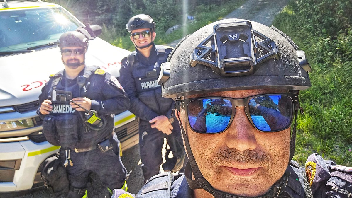 a slow day in the shop and get to go out and visit!!!  Look who I found! An Aussie and a Northerner in of all places the West.