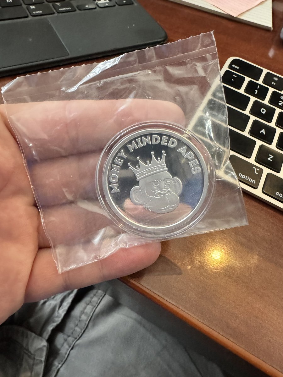 GutzTM21's tweet image. The @moneymindedapes team strikes again!! 🪙
Money Minded Apes Inc officially has physical silver in hand to hold in treasury, back a token or nft, etc.
Bullish. 🦍