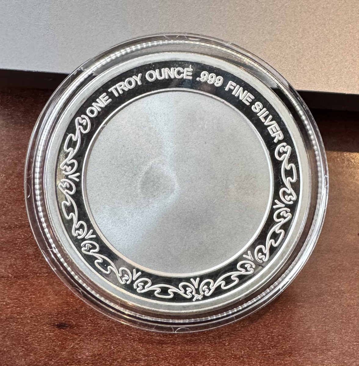 GutzTM21's tweet image. The @moneymindedapes team strikes again!! 🪙
Money Minded Apes Inc officially has physical silver in hand to hold in treasury, back a token or nft, etc.
Bullish. 🦍