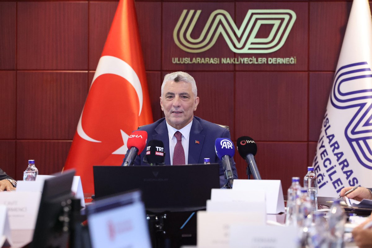 İŞİNDETAYI.com (@isindetayihaber) on Twitter photo Bakan Bolat: “Lojistik Sektörü Türkiye Ekonomisinin Gözbebeğidir”
HABERE TIKLA>isindetayi.com/bakan-bolat-lo…
<a href="/ticaret/">T.C. Ticaret Bakanlığı</a> <a href="/UNDORGTR/">Uluslararası Nakliyeciler Derneği</a> #lojistik #gundem #haber #Türkiye #isindetayi Bakan Bolat: “Lojistik Sektörü Türkiye Ekonomisinin Gözbebeğidir”
HABERE TIKLA>isindetayi.com/bakan-bolat-lo…
<a href="/ticaret/">T.C. Ticaret Bakanlığı</a> <a href="/UNDORGTR/">Uluslararası Nakliyeciler Derneği</a> #lojistik #gundem #haber #Türkiye #isindetayi