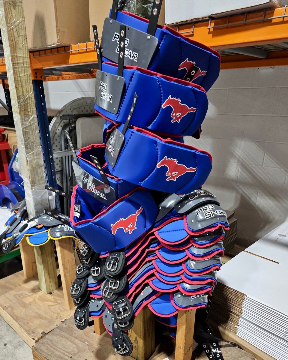 ProGearFB's tweet image. @ProGearFB pads are the #StangStandard!βΌοΈπ
Tommy Mainord at @GameOne_USA made it happen for @GHSMustangsFB!
@coachrsmith12
@ProSports_Pads
#KnowTheLogo #HighSchoolFootball #FootballEquipment #EquipmentRoom #ShoulderPads #FallSports #Custom #GrapeVine #Mustangs #GoStangs
