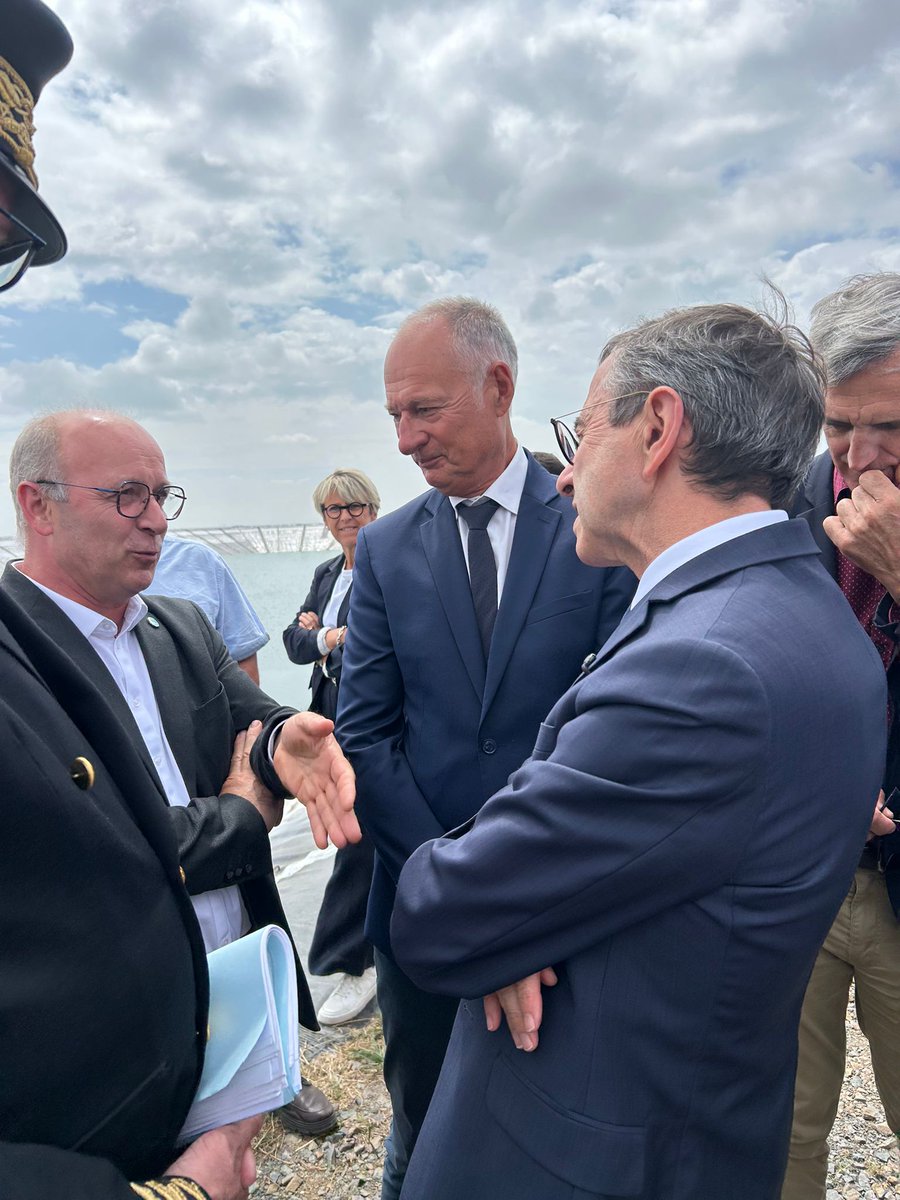 Cédric Tranquard (@tranquardcedric) on Twitter photo Après les dégradations de réserves de substitution, <a href="/BrunoRetailleau/">Bruno Retailleau</a> est venu à notre rencontre pour échanger sur la sécurisation des sites.
Notre demande: Tolérance Zéro pour les orgas écologistes délinquantes. Il est d'accord !
Nous ne lâcherons rien, pas d'agriculture sans eau Après les dégradations de réserves de substitution, <a href="/BrunoRetailleau/">Bruno Retailleau</a> est venu à notre rencontre pour échanger sur la sécurisation des sites.
Notre demande: Tolérance Zéro pour les orgas écologistes délinquantes. Il est d'accord !
Nous ne lâcherons rien, pas d'agriculture sans eau