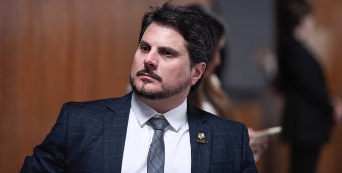 🚨URGENTE - Alexandre de Moraes manda bloquear todas as contas, investimentos, cartões de crédito/débito e chaves PIX do senador Marcos do Val