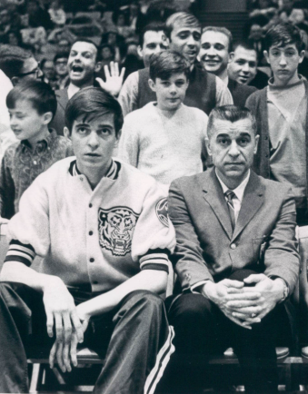 dbgiant's tweet image. 1967-68 LSU Basketball with Head Coach Press Maravich and his son Pete Maravich