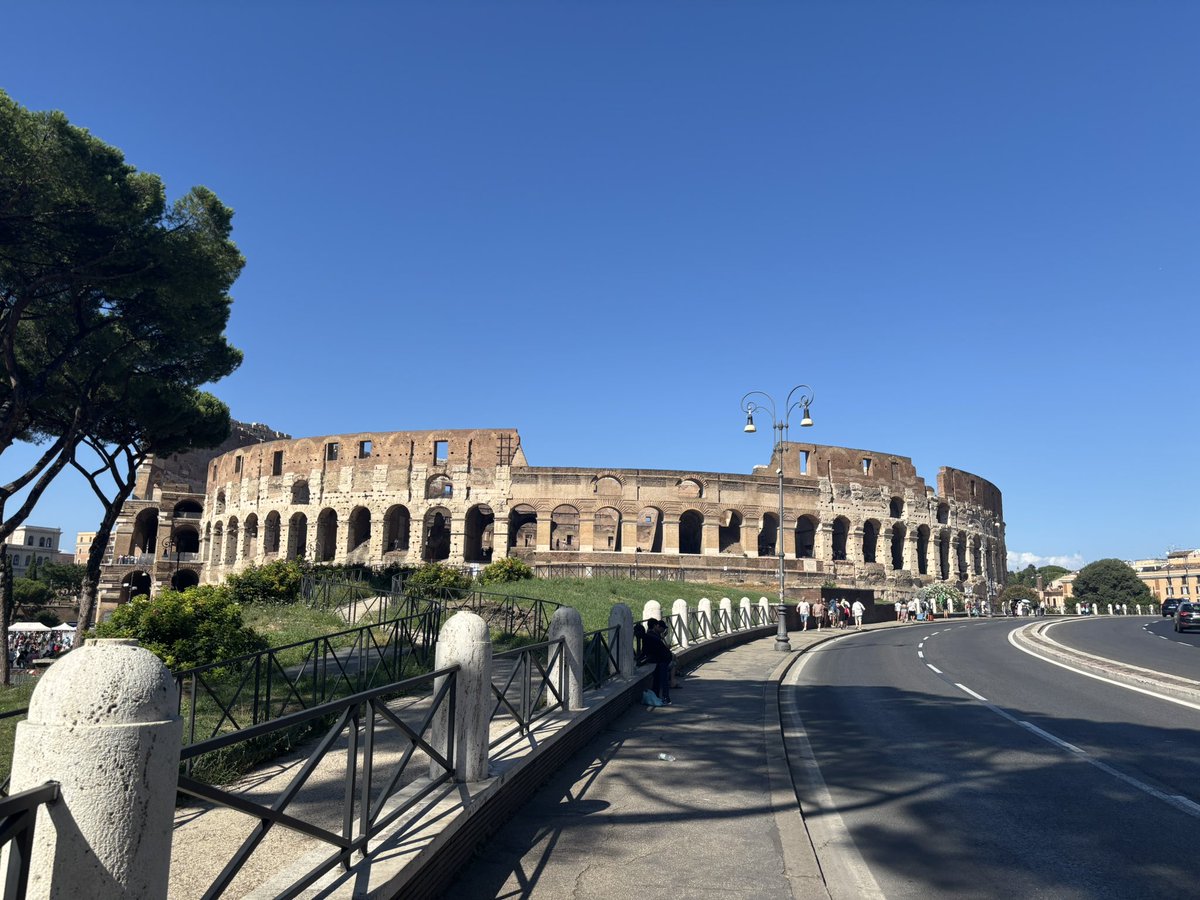 MikeHoopsPage's tweet image. Dame Sarr, your homeland is beautiful.