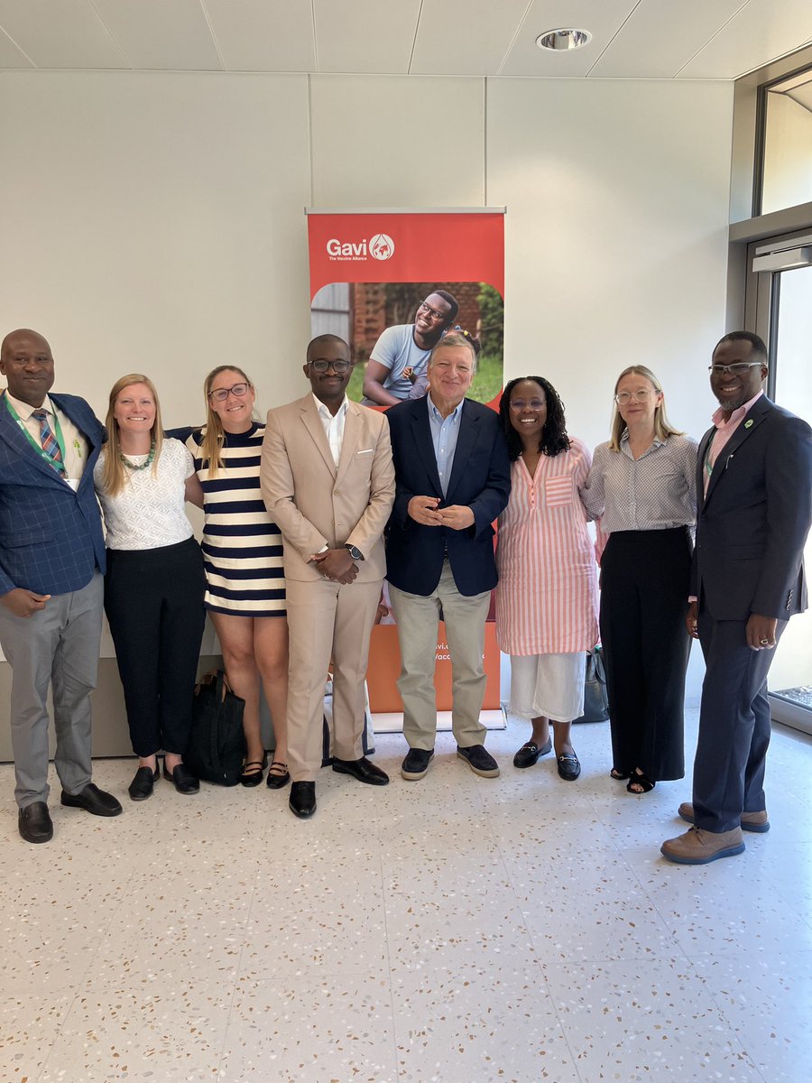 JMDBarroso's tweet image. Always a pleasure to connect with @Gavi's civil society constituency. Thank you Bvudzai Magadzire and @OUetela for enriching this week’s meeting with your insights and expertise.